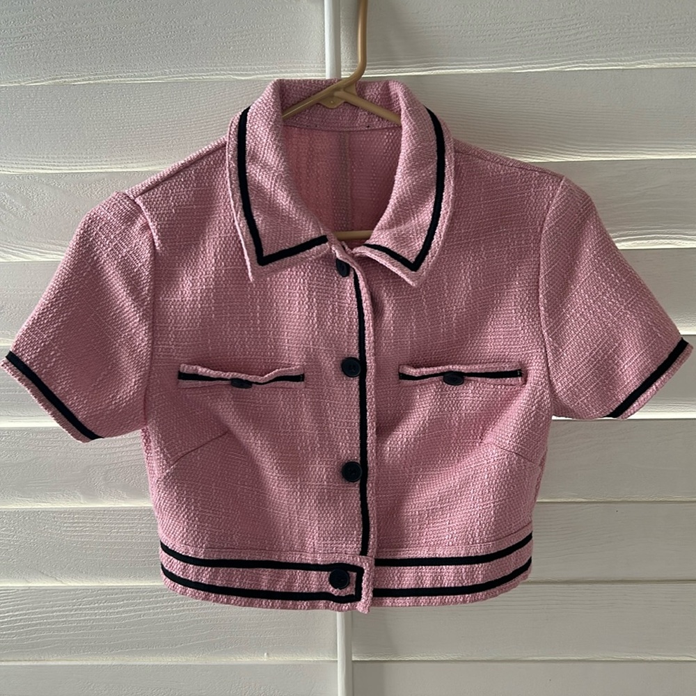 Preppy crop button up pink and black buttons